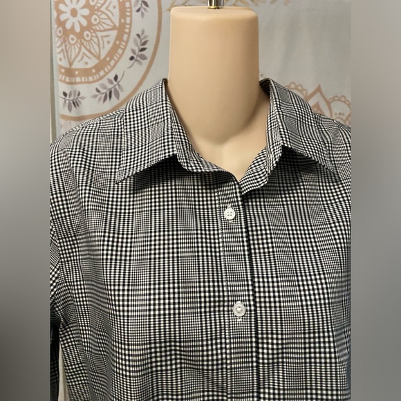 Lands’ End No-Iron 100% Supima Cotton Blouse Black White Gingham Check 10T - Picture 2 of 7